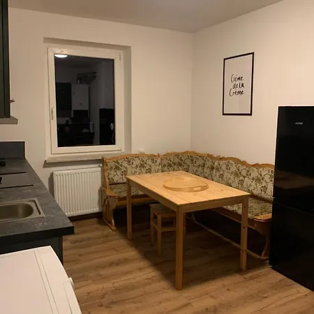B16 City-apartment, Zentrales City-apartment Mit 4 Betten * Hof (Bavaria)